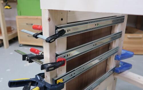 Installing drawer runners 4 Installing drawer runners